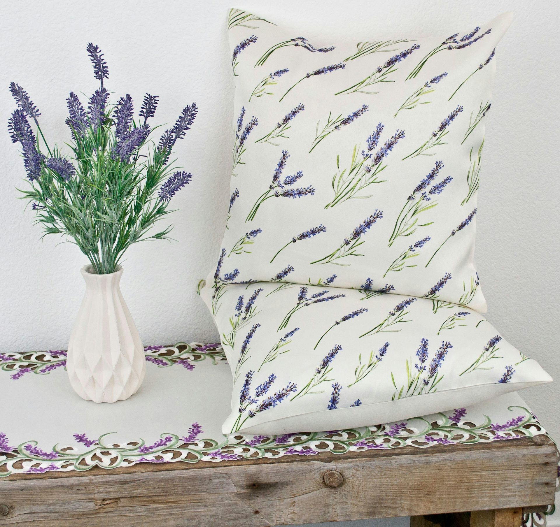 Lavender Flowers Pillow Cover Zipper 2 Pack (18" x 18")