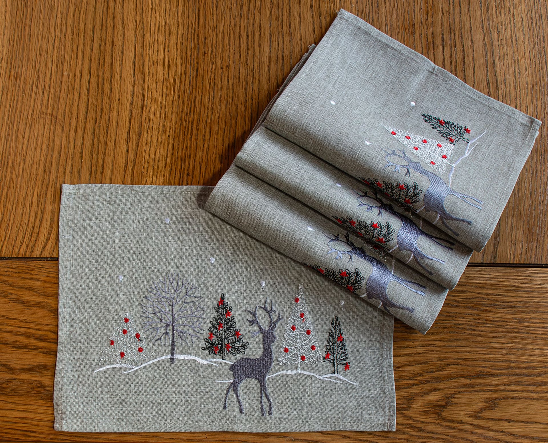 Reindeer Scene on Light Grey Placemat (set of 4)