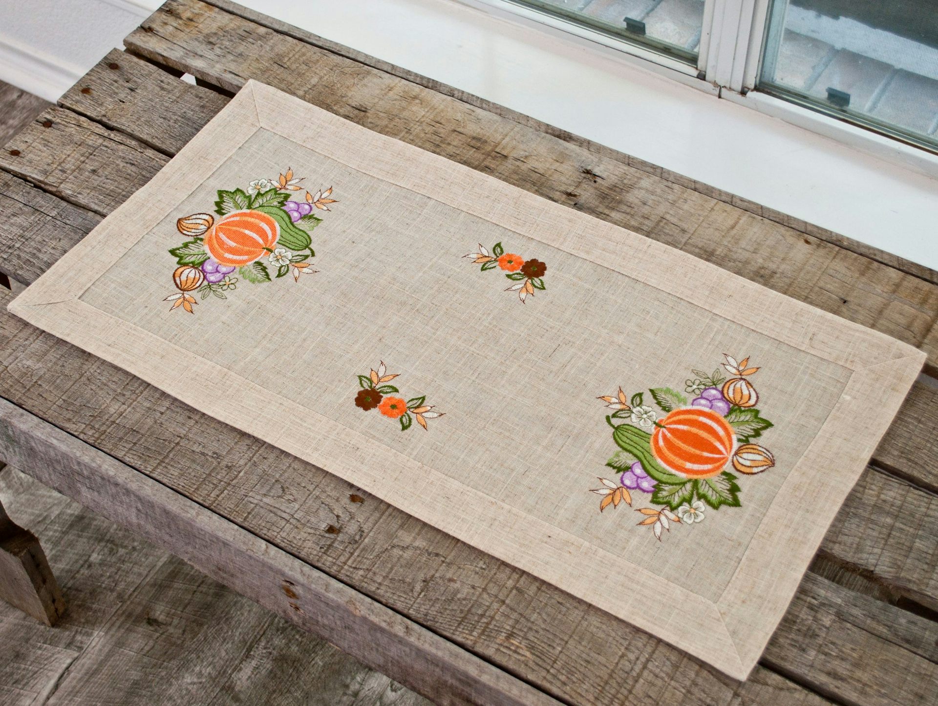 Pumpkin and Grapes on Burlap Table Runner (27,35,51")