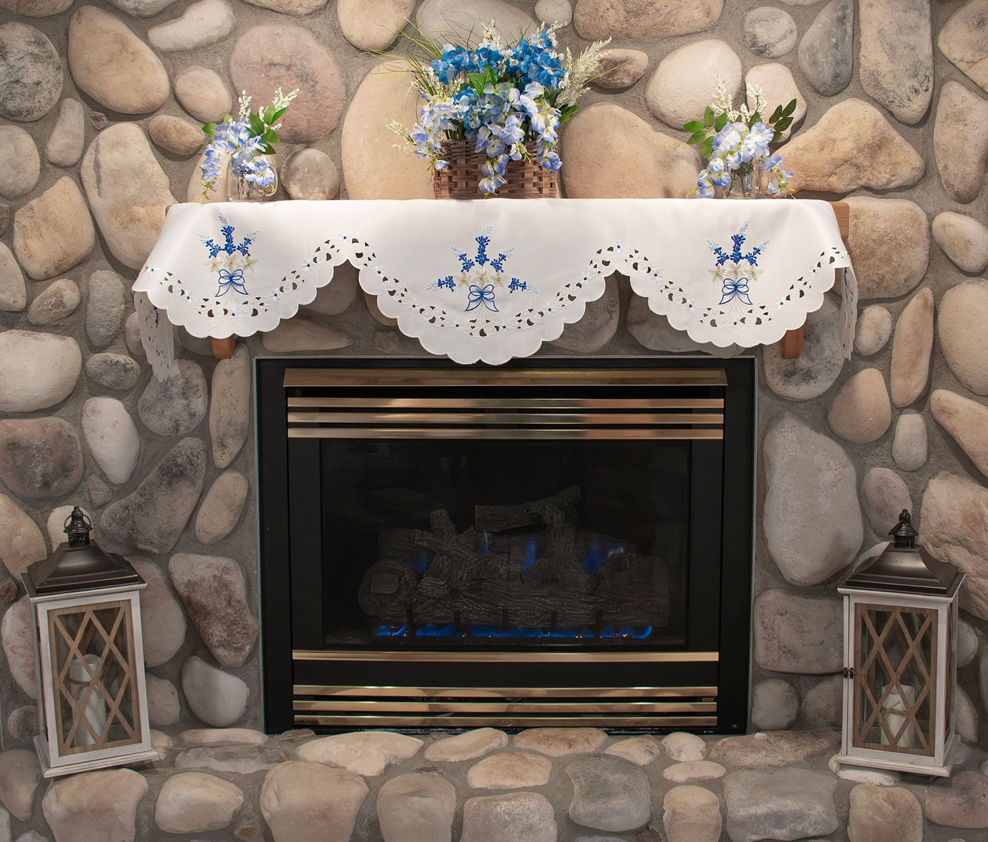Blue Bonnets Mantel Scarf (19"x90")