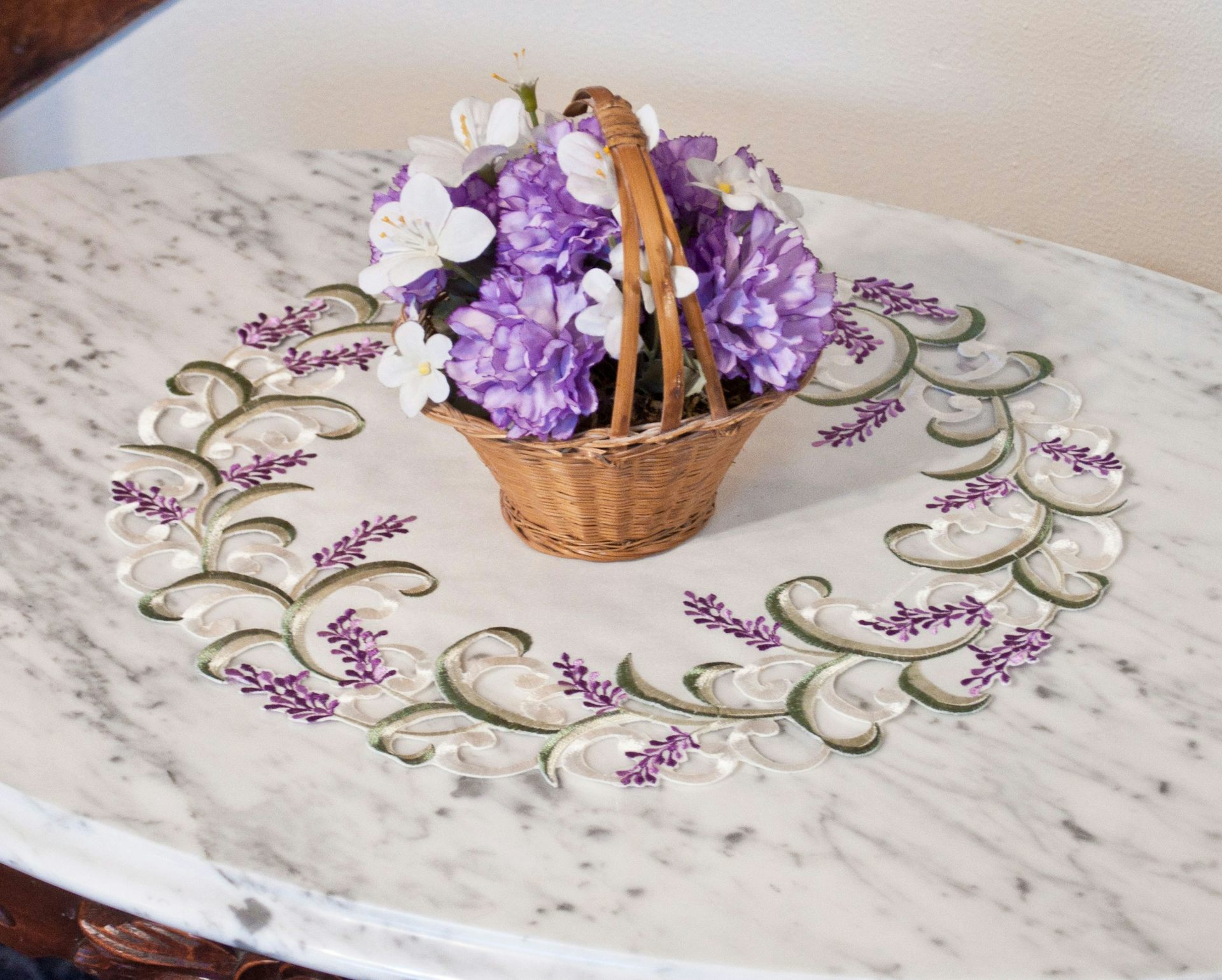 Lavender Lilac Doily, Placemat on Ivory (16" / 12" x 21")