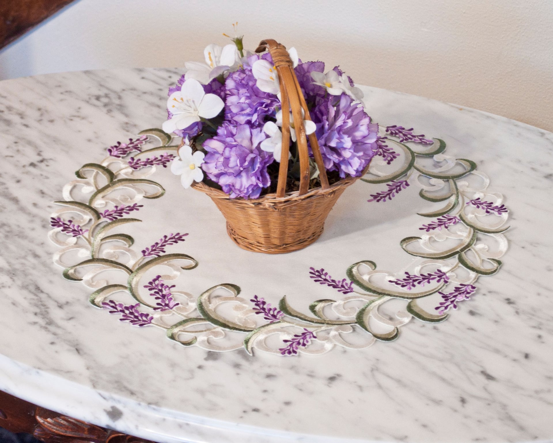 Lavender Lilac Doily, Placemat on Ivory (16" / 12" x 21")