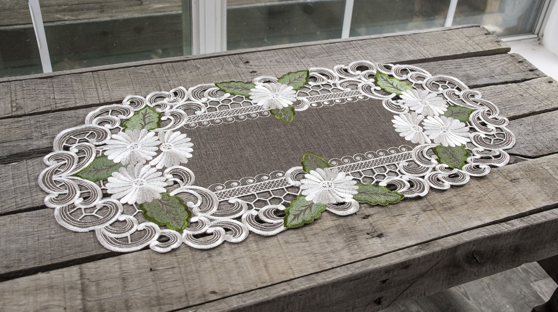 Silver Daisy Green Leaves Table Runner (27",34",44",53",67")