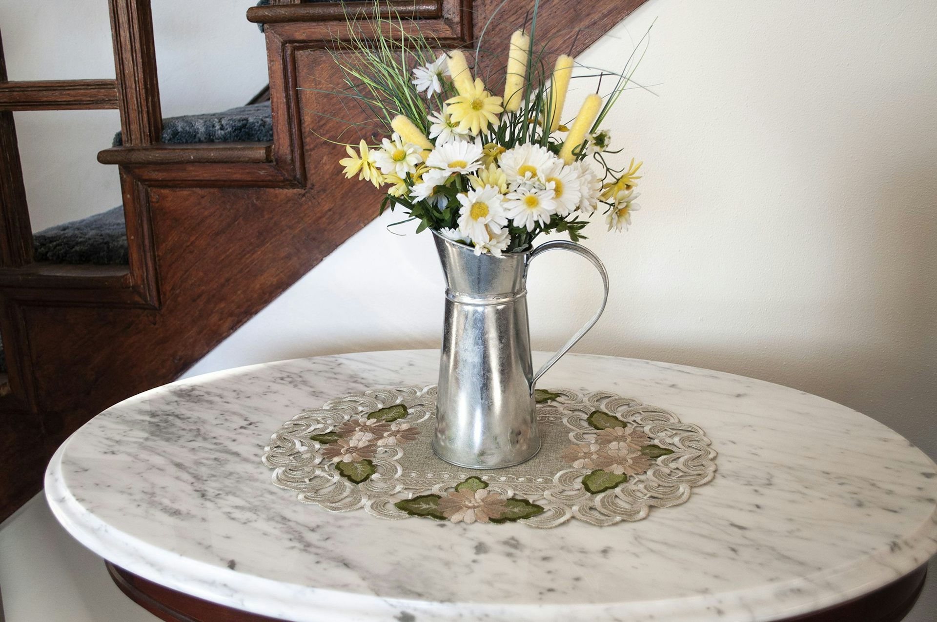 Fleur Latte Gold Daisy Sage Green Table Placemat (11"x17")