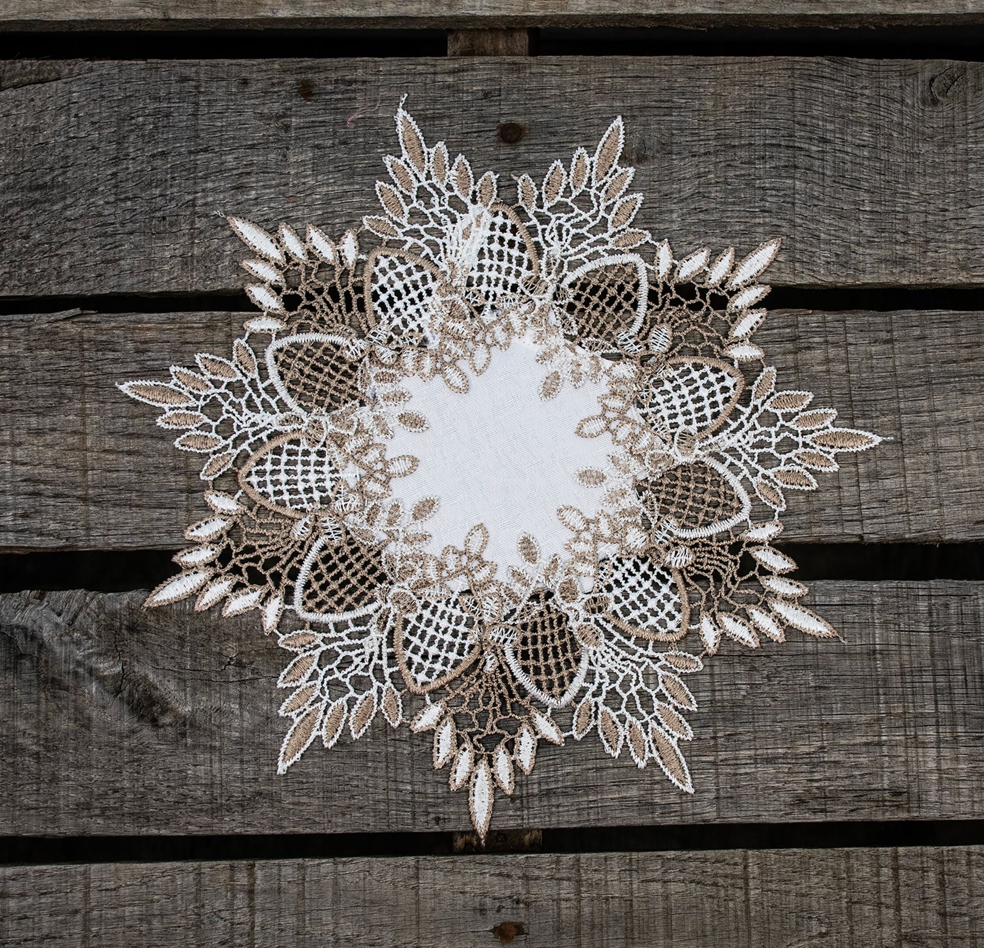 Neutral Earth Tones White Jacquard Doily (11" / 15" Round)