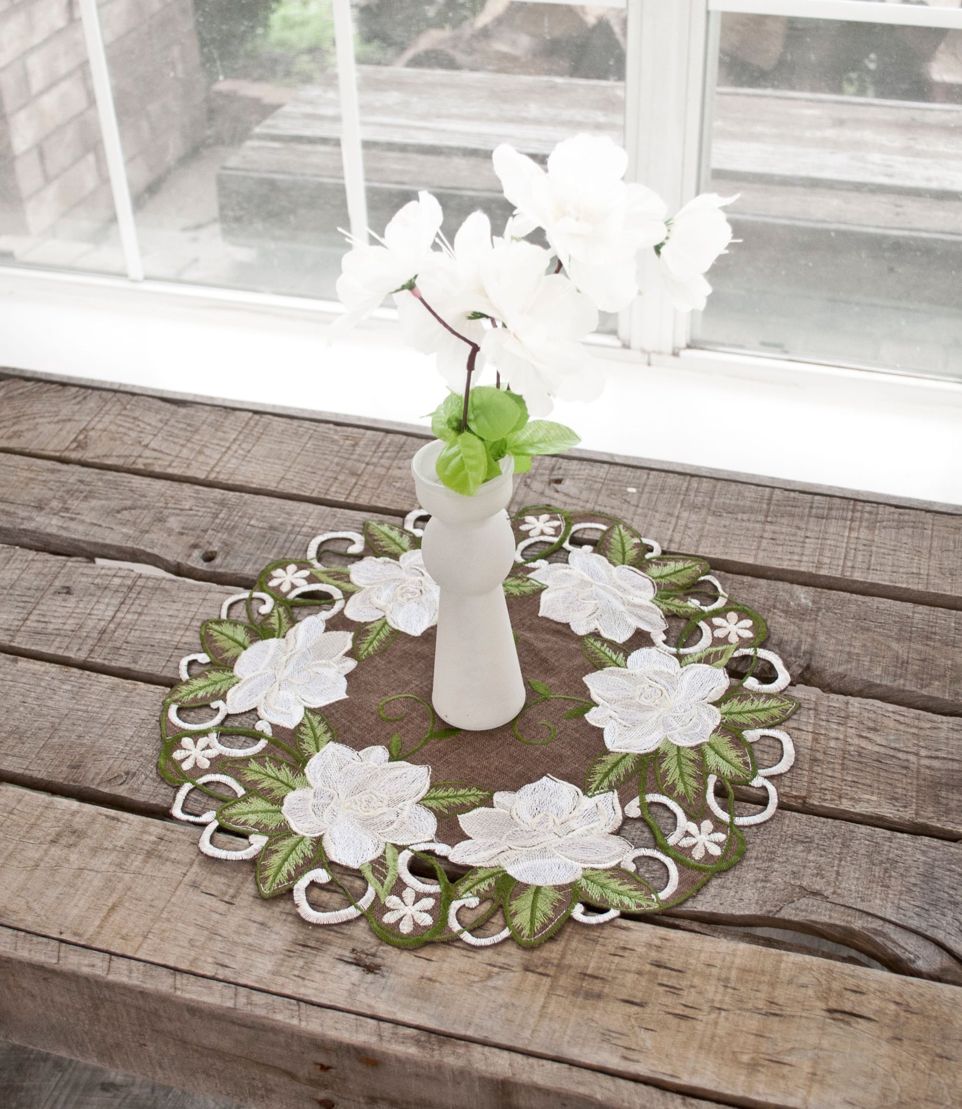 Magnolia on Brown Doily (15" Round)