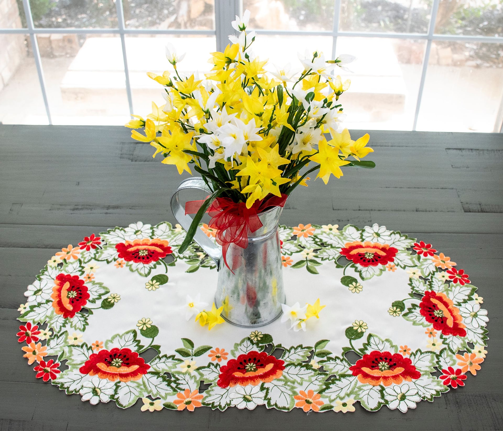 Red Poppy on Ivory Table Runner (14"x27"/ 15"x34")